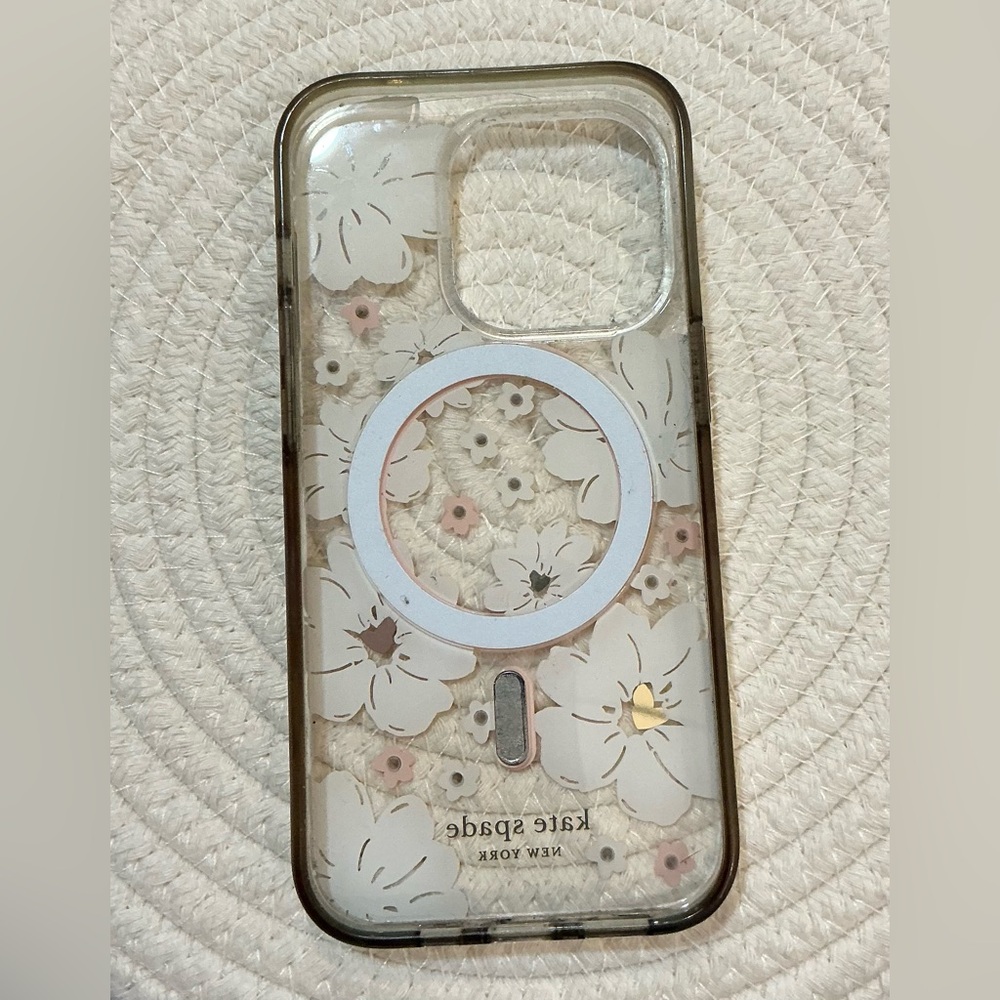 Kate Spade New York Protective Hardshell Case Compatible with MagSafe - Picture 2 of 4